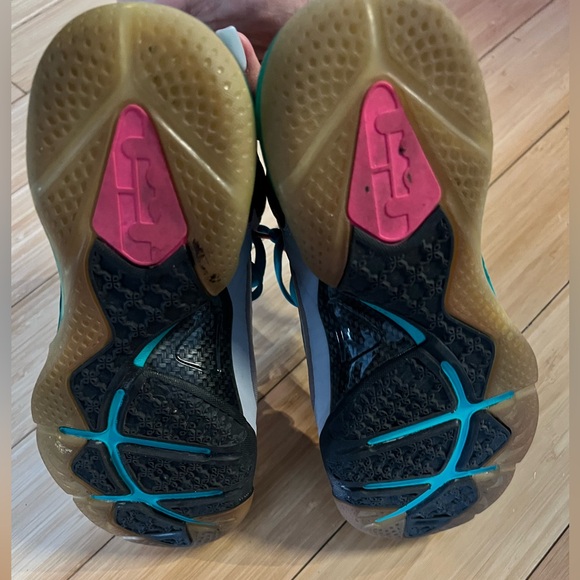 Nike LeBron 9 PS Elite South Beach - Picture 3 of 6